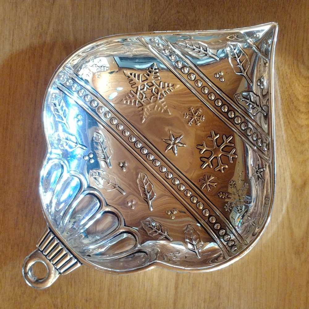 TOWLE Ornament dish